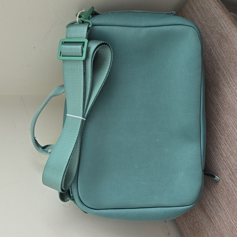 NWT All In Motion Faux Neoprene Lunchbox Seafoam Green - Picture 7 of 9